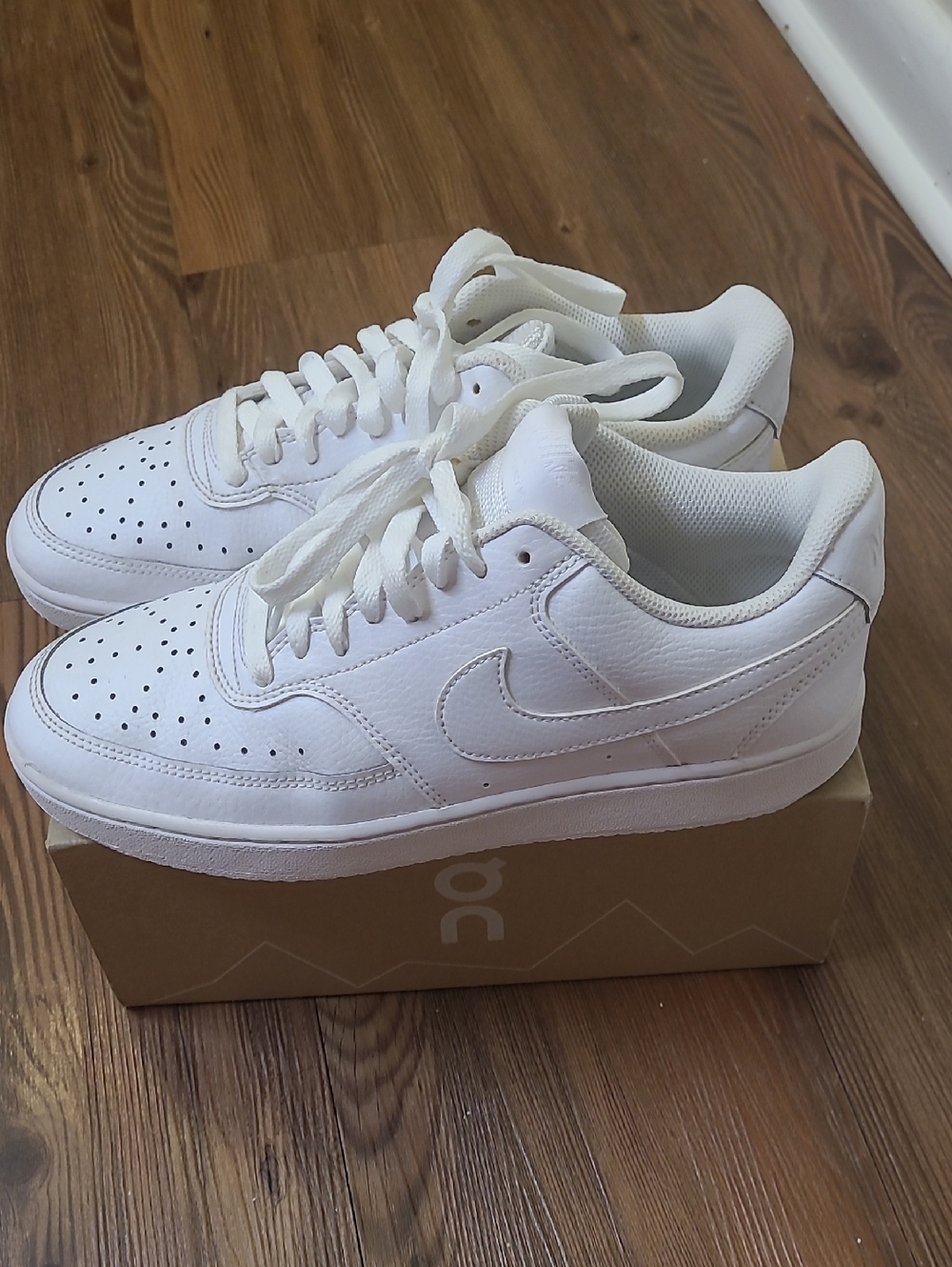 Nike White Low-Top‎ Leather Sneakers